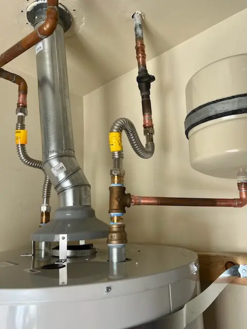 Water heater installation and plumbing repair in Williamsburg Estates